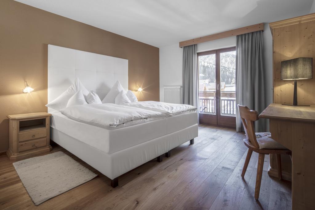 Hotel Conturines Сан Касиано Екстериор снимка