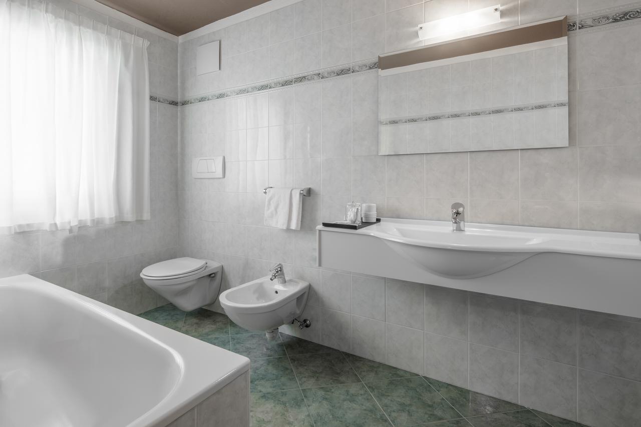 Hotel Conturines Сан Касиано Екстериор снимка